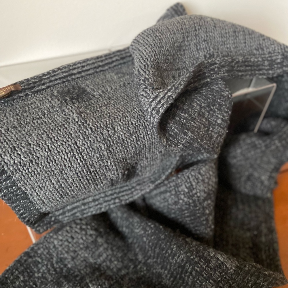 Louis vuitton grey damier wool scarf - Picture 10 of 12